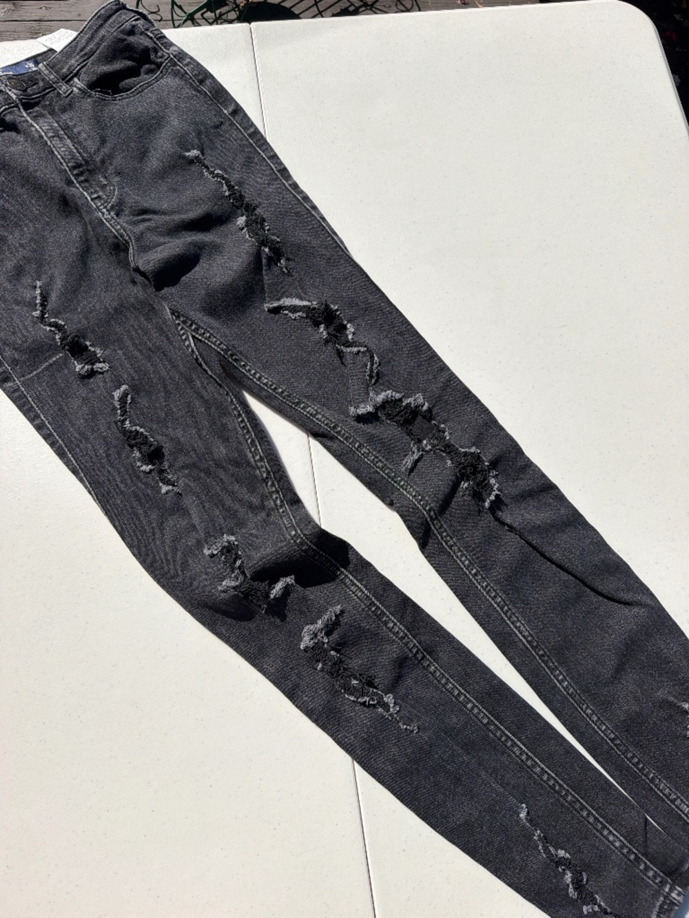 Hollister Co. black ripped jeans with distressed details #distressed Ultra high-